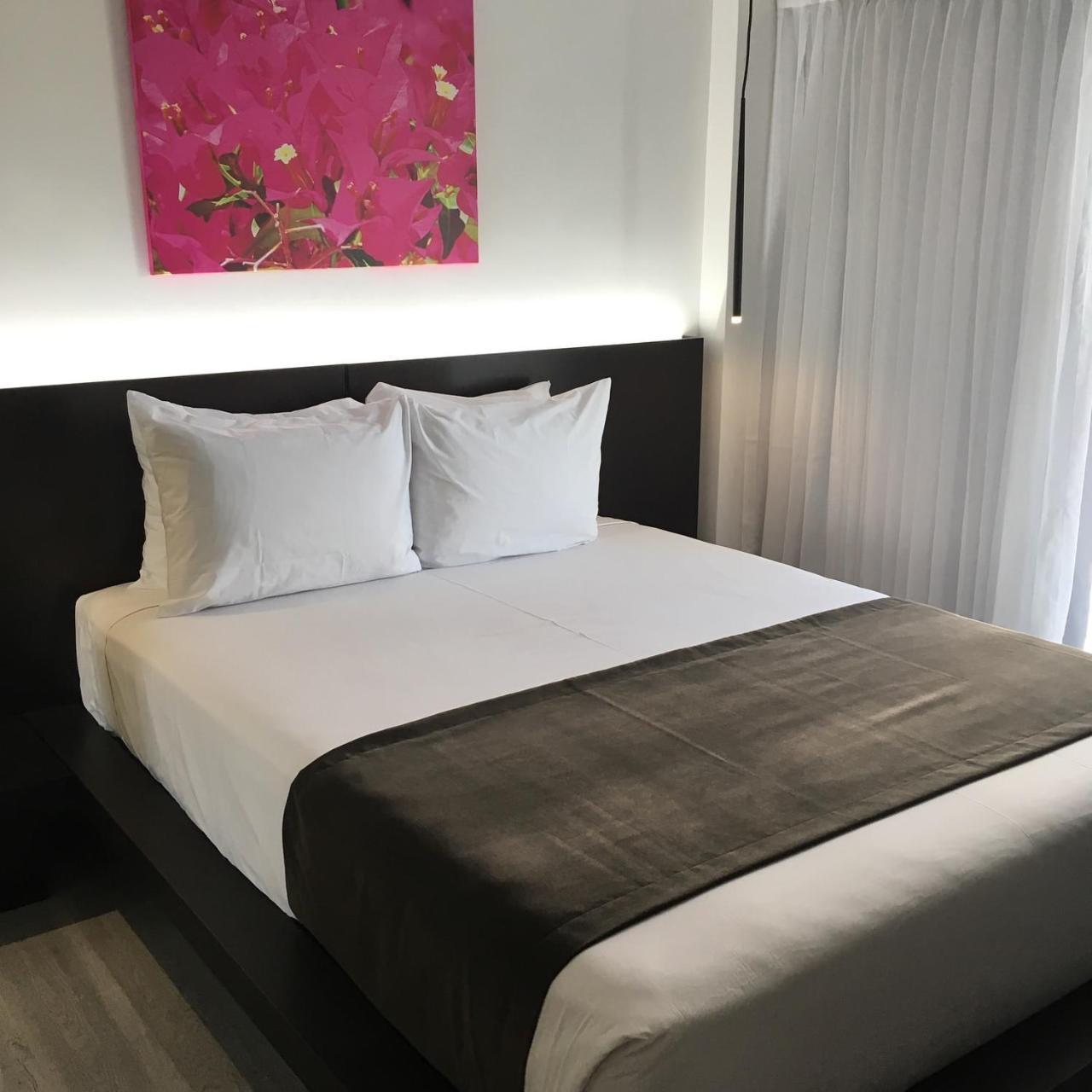 Chambre Lit Queen-Size avec Balcon