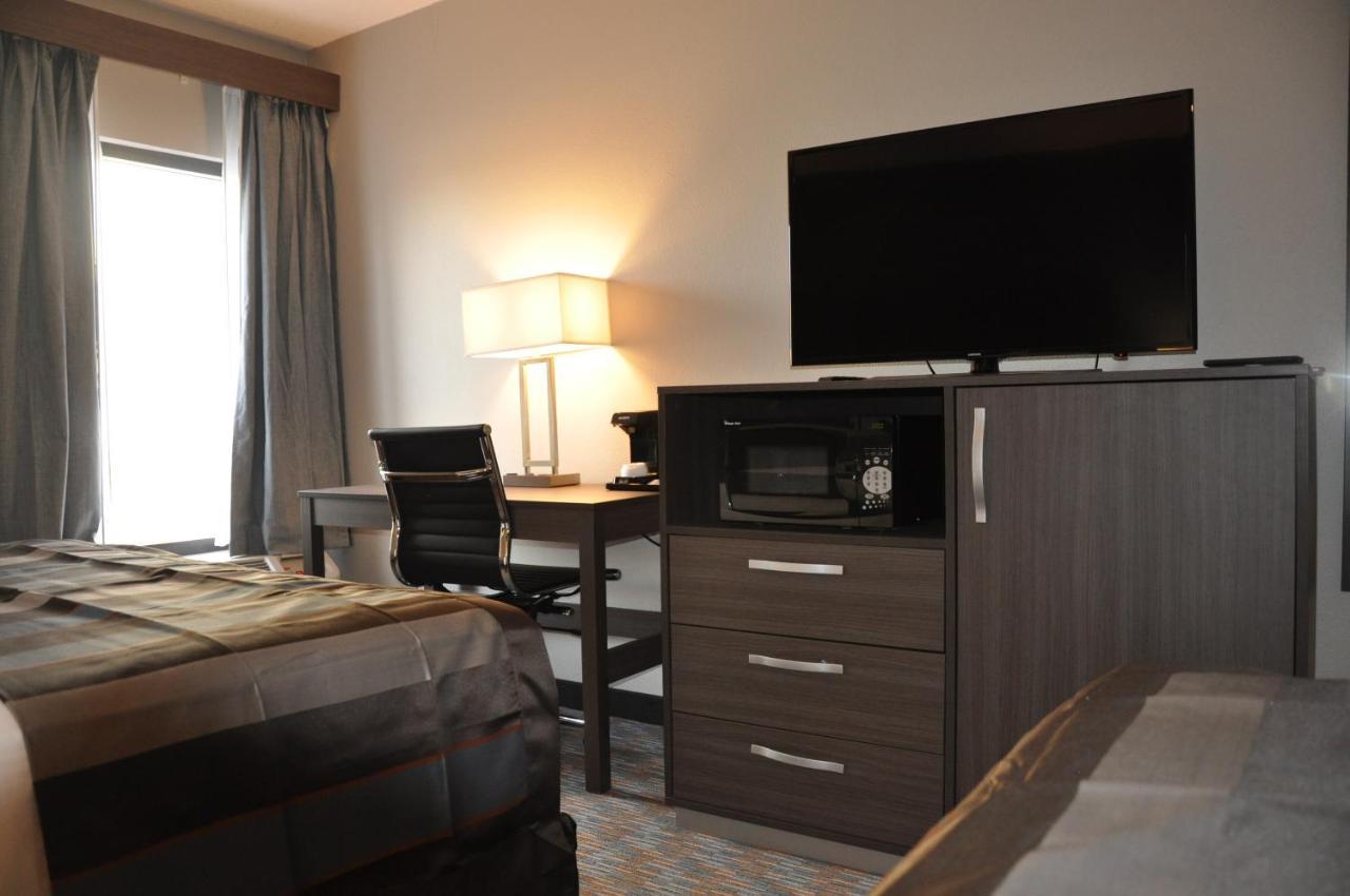 Queen Room Two Queen Beds