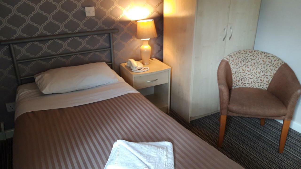Single Room,545623848:JPEG