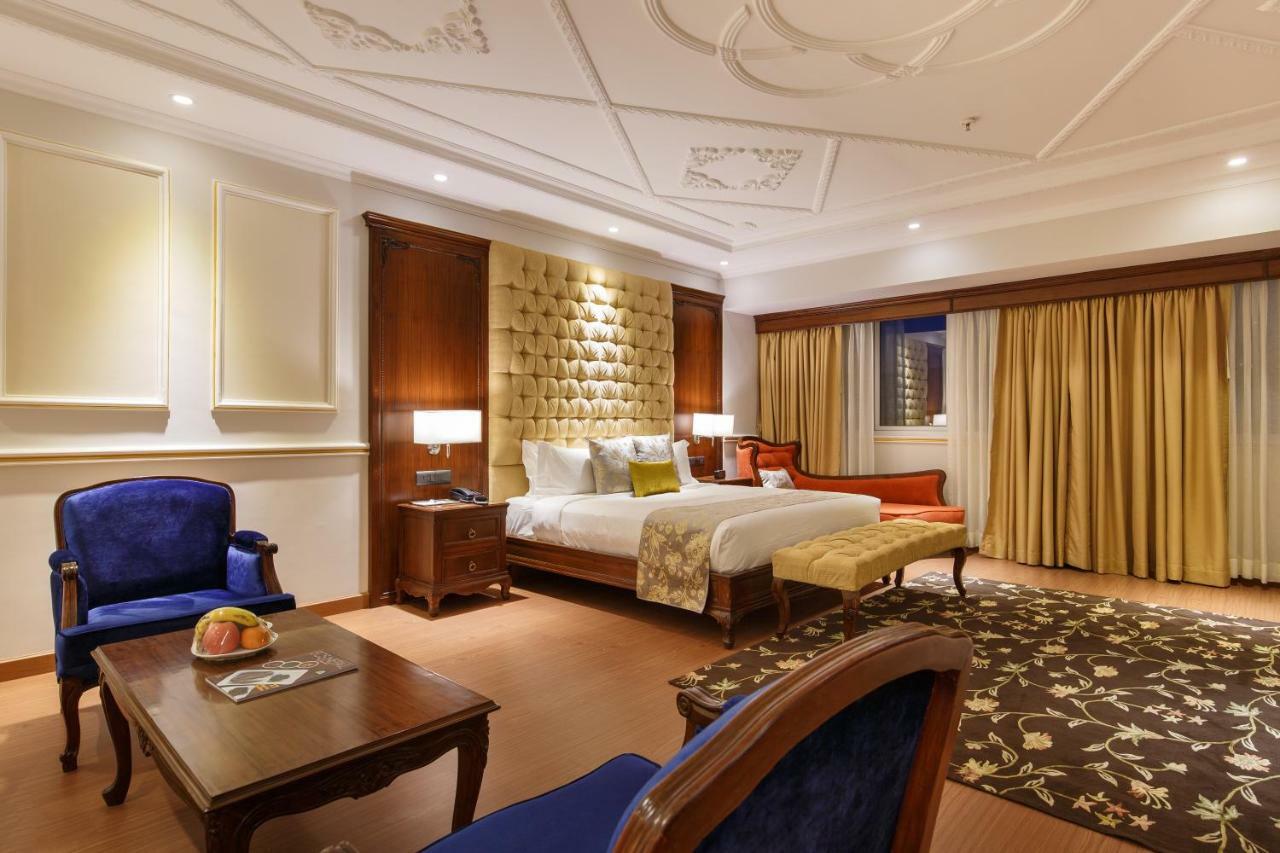 Royal Suite Airport Transfers Early Check & Late Check-out by 2 Hrs