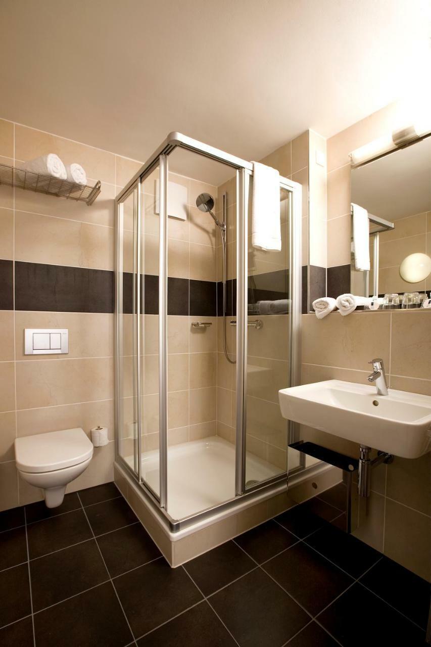 Single Room Private Bathroom
