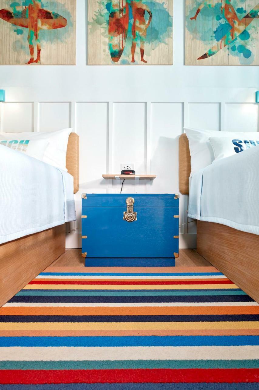 Standard Zimmer mit 2 Queensize-Betten - inklusive frühem Eintritt zum Park *)