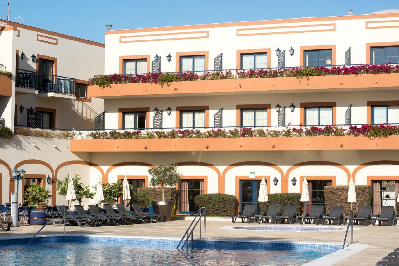 Chambre Lits Jumeaux - Vue sur Piscine