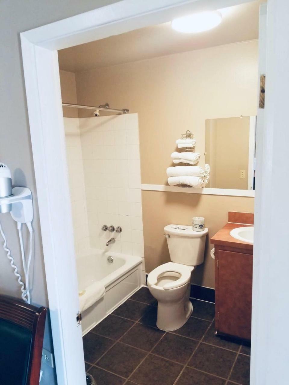 One-Bedroom Suite Kitchen
