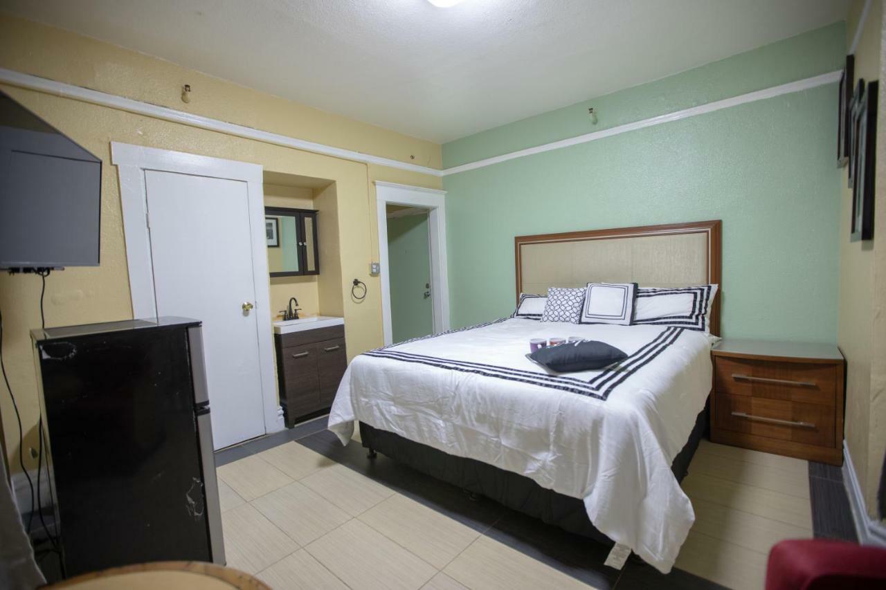 Quarto Deluxe com Cama King-size- Banheiro Privativo
