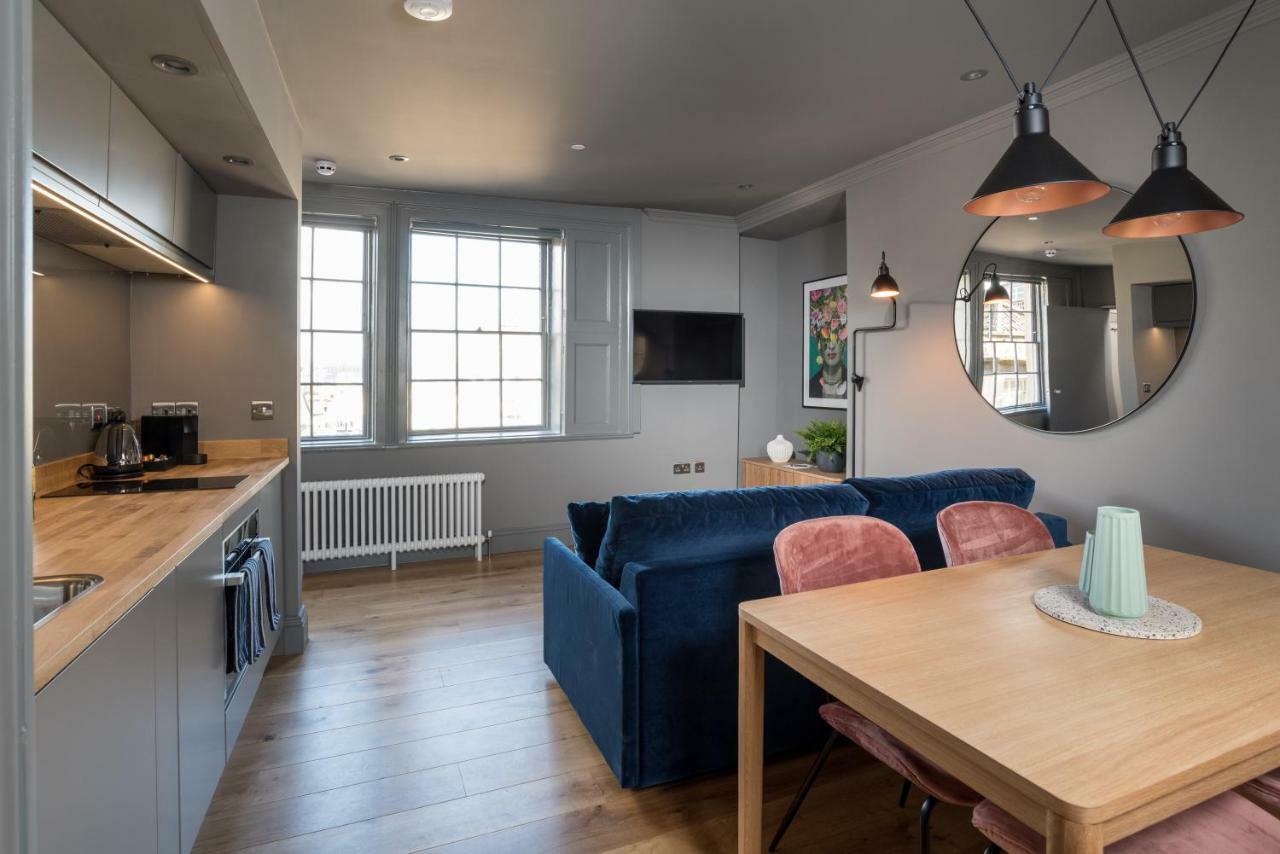 Deluxe Studio Apartment Upper Floor