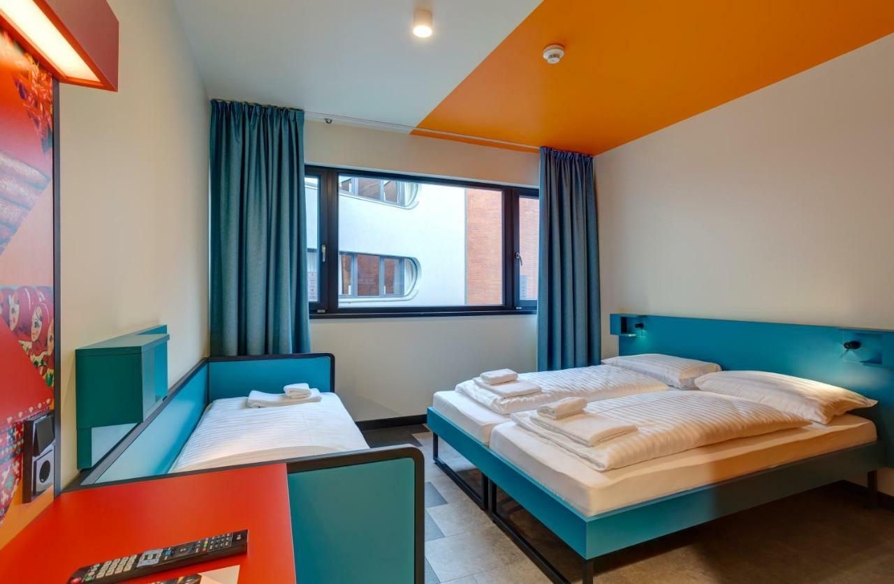 Triple Room,784161924:JPEG