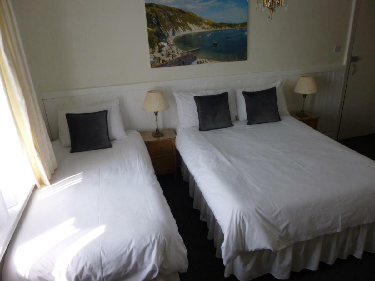 Double or Twin Room with Shower