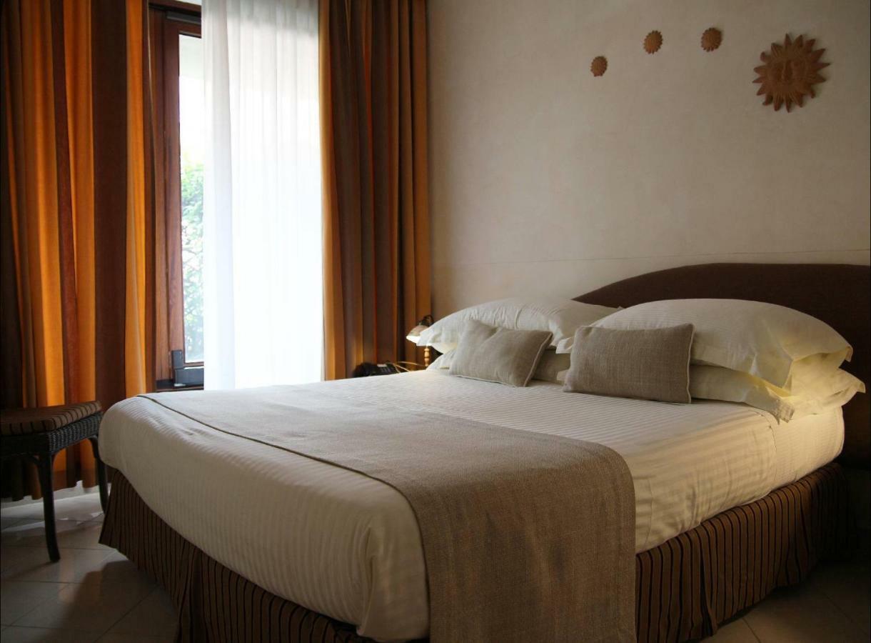 Doppel- oder Zweibettzimmer