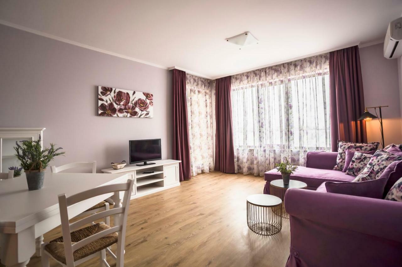 Two-Bedroom apartment Lake Garden Sea View