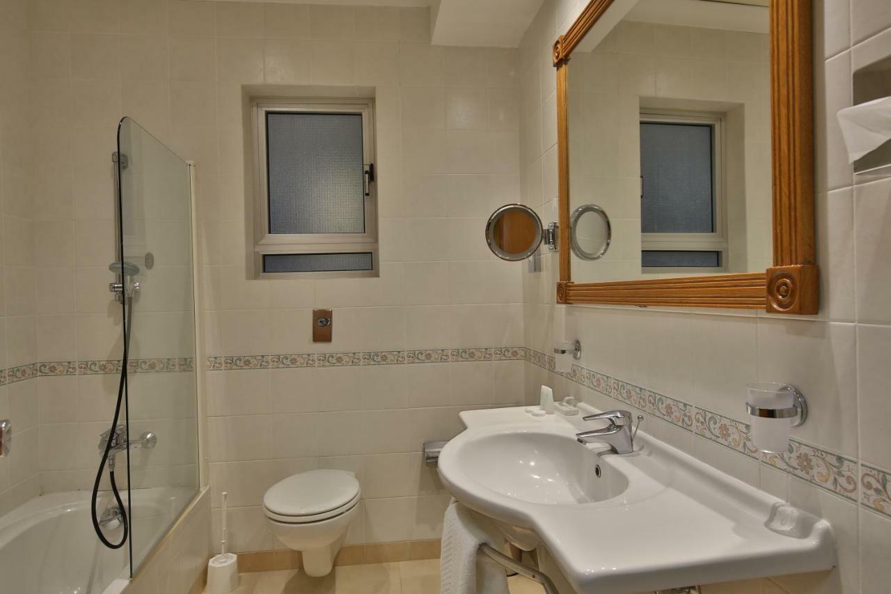 Double or Twin Room Sea View South Facing