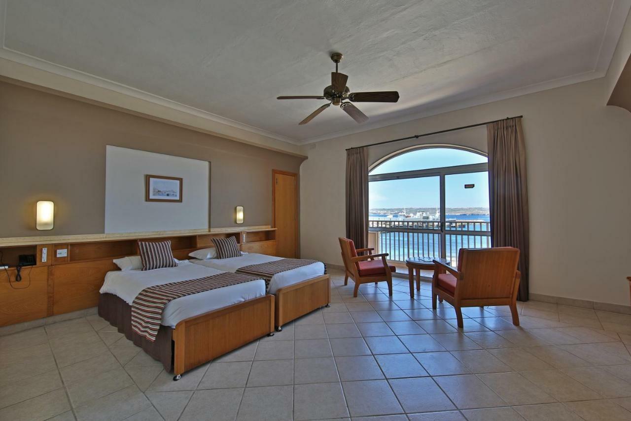 Double or Twin Room Sea View