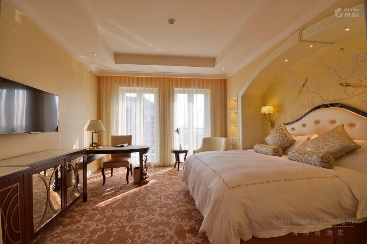 Boutique King Room
