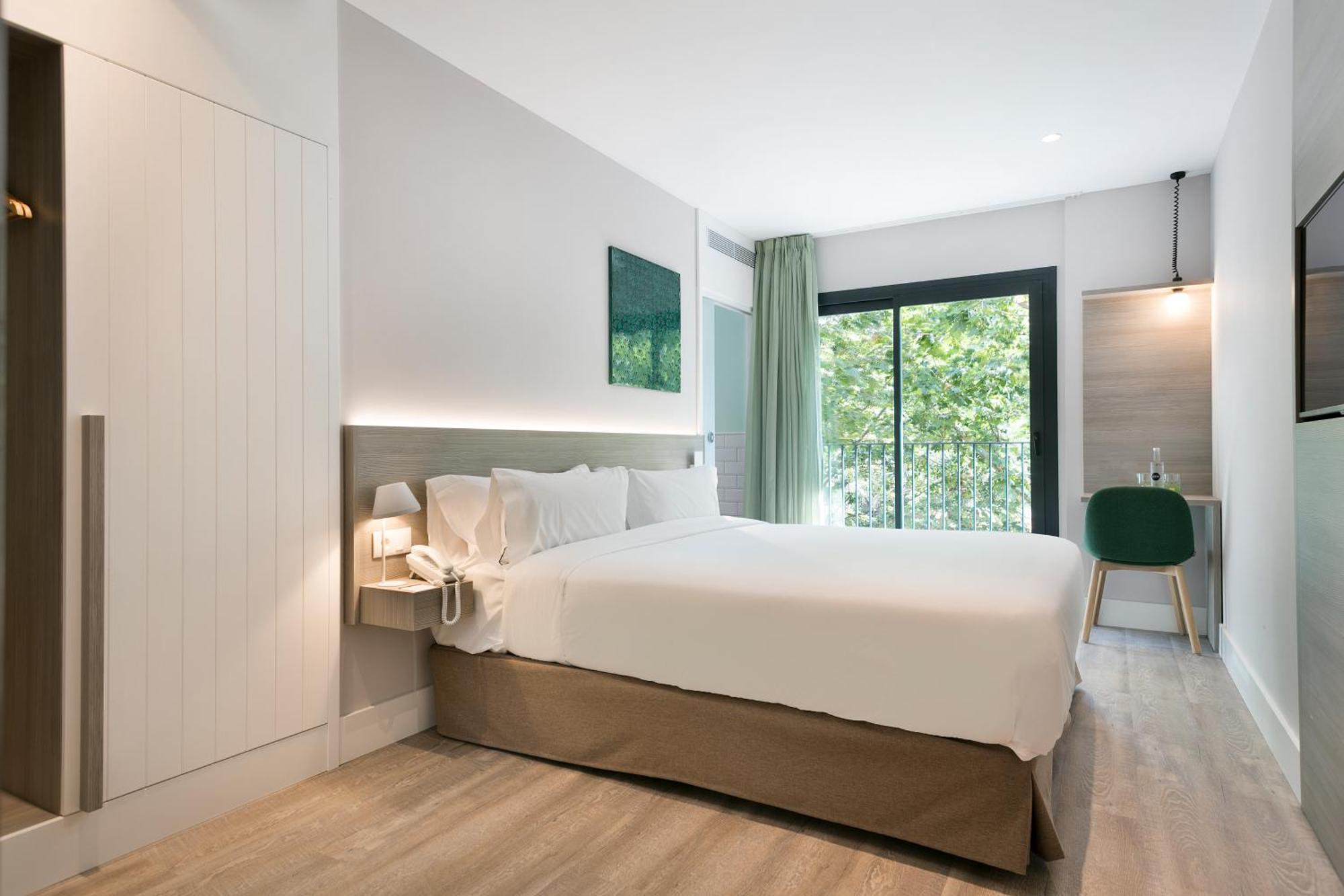 Double Room,436785780:JPEG
