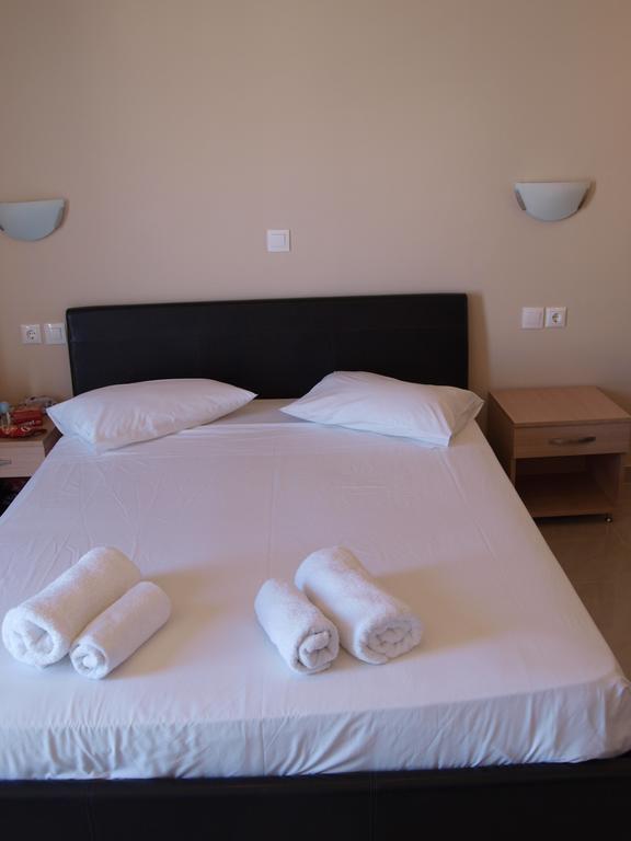 Double or Twin Room,79097850:JPEG