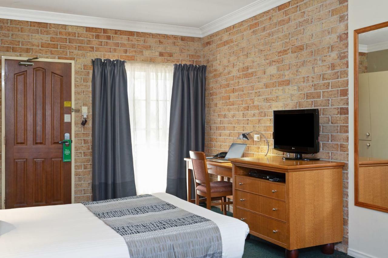 Standard Queen Room