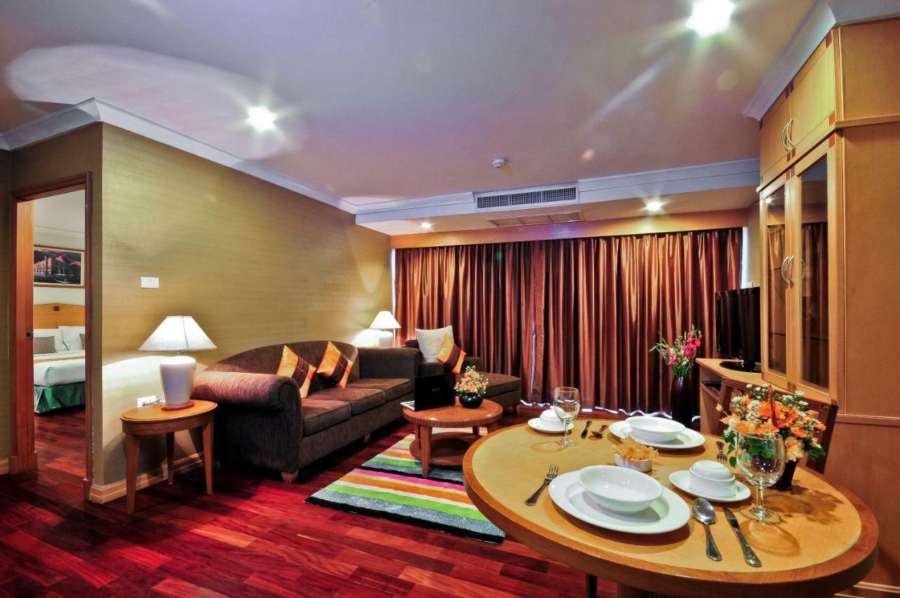 Admiral Suite One-Bedroom Balcony