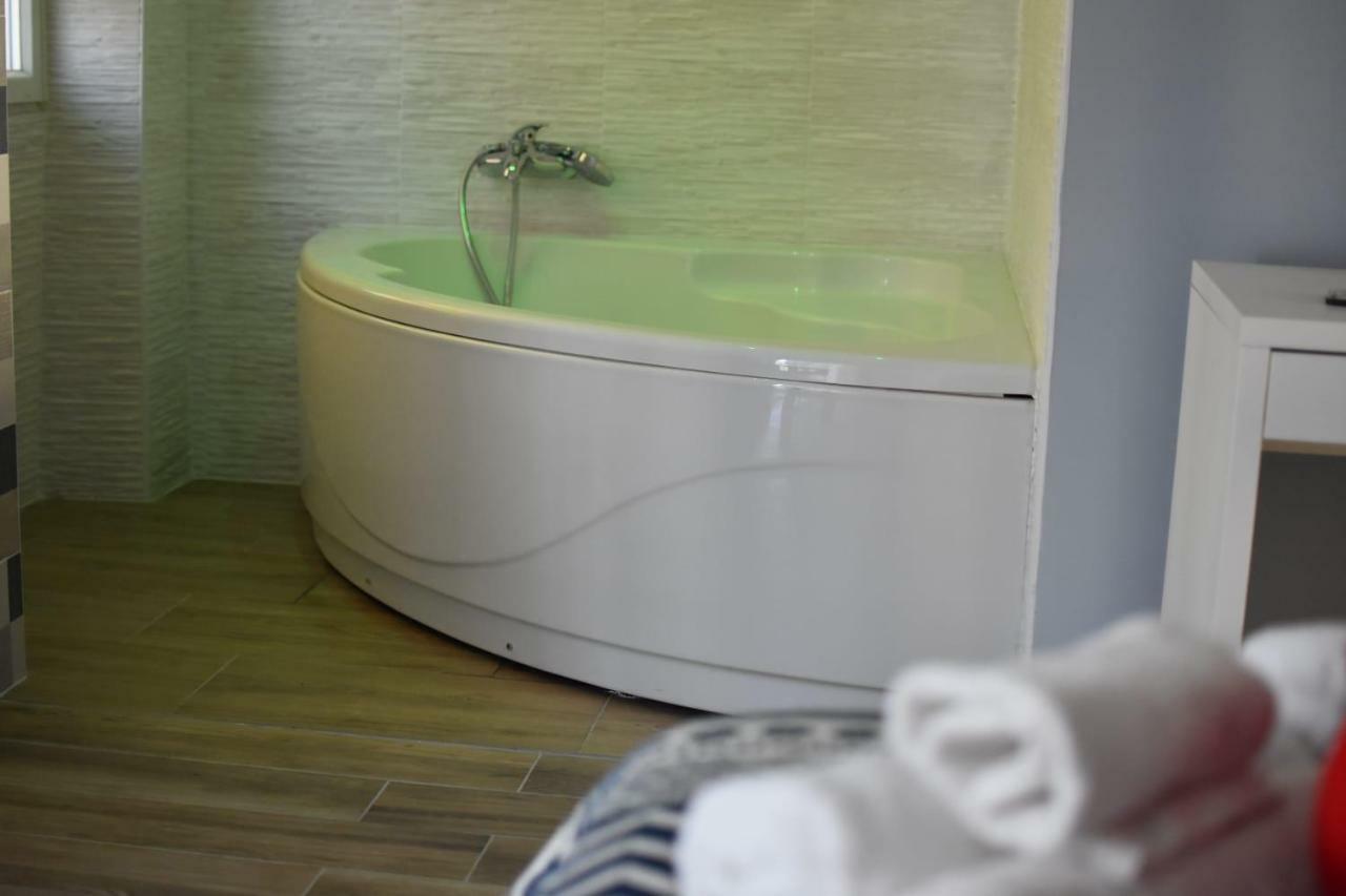 Suite Spa Bath
