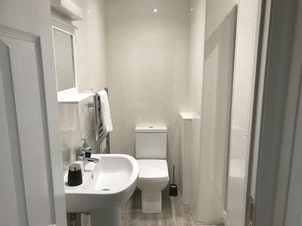 Twin Room Private Bathroom