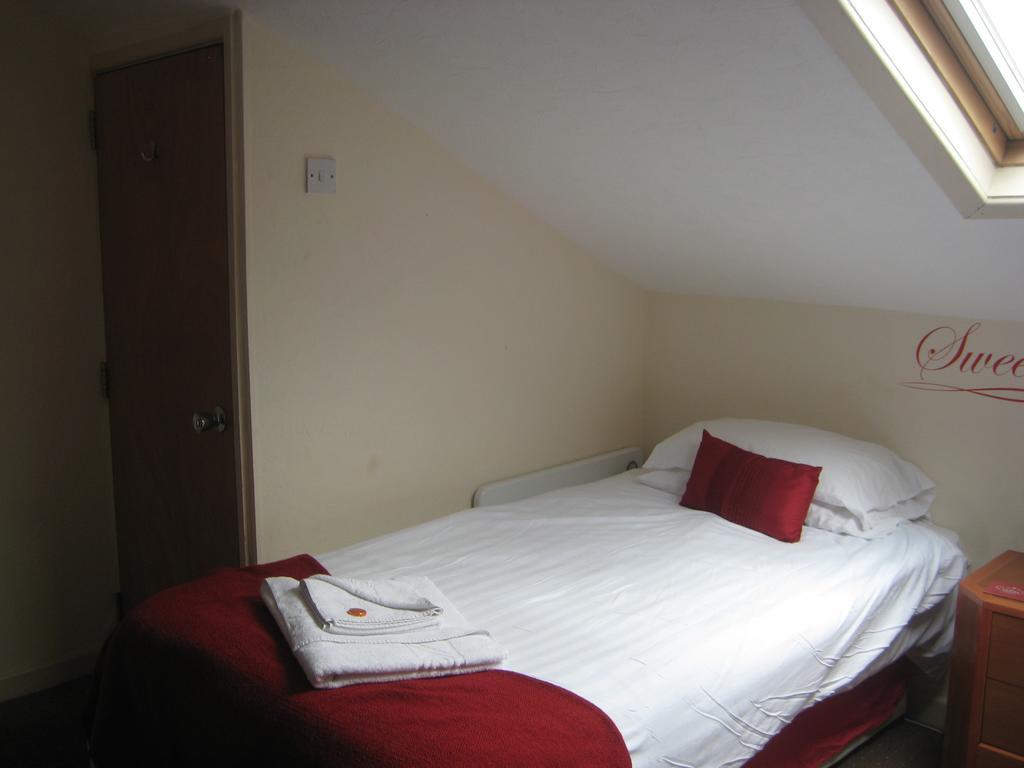 Twin Attic Room