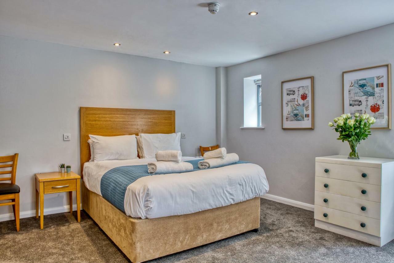 Double Room Shower