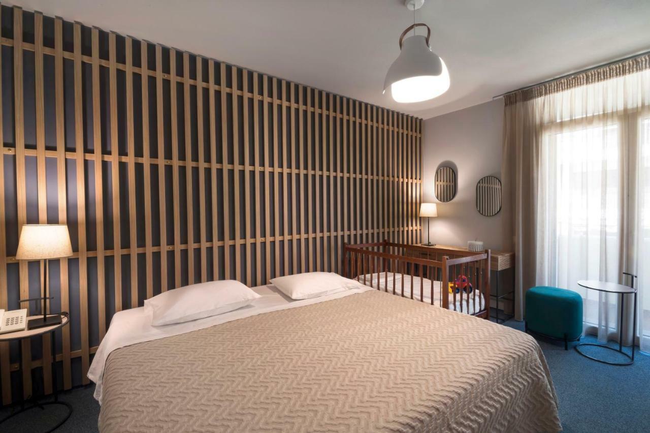 Premium Two-Bedroom Apartment Side Sea View
