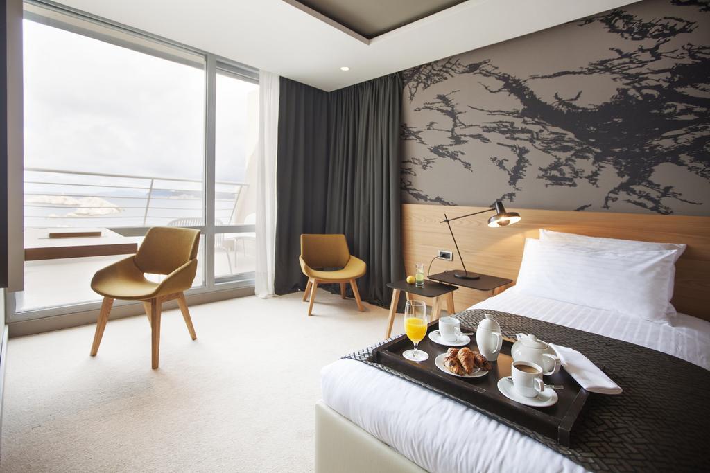 Junior Suite met Uitzicht op Zee en Balkon