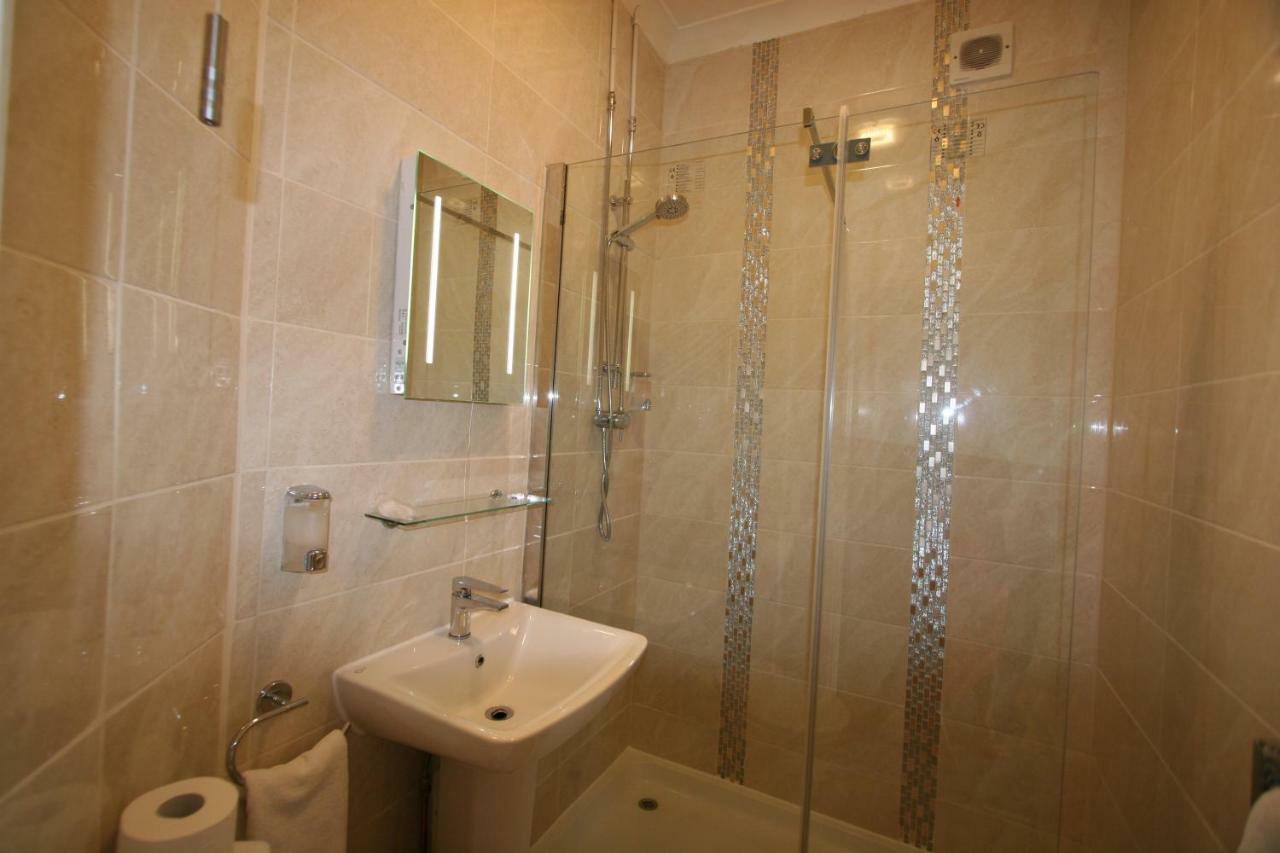 Double Room,799020252:JPEG