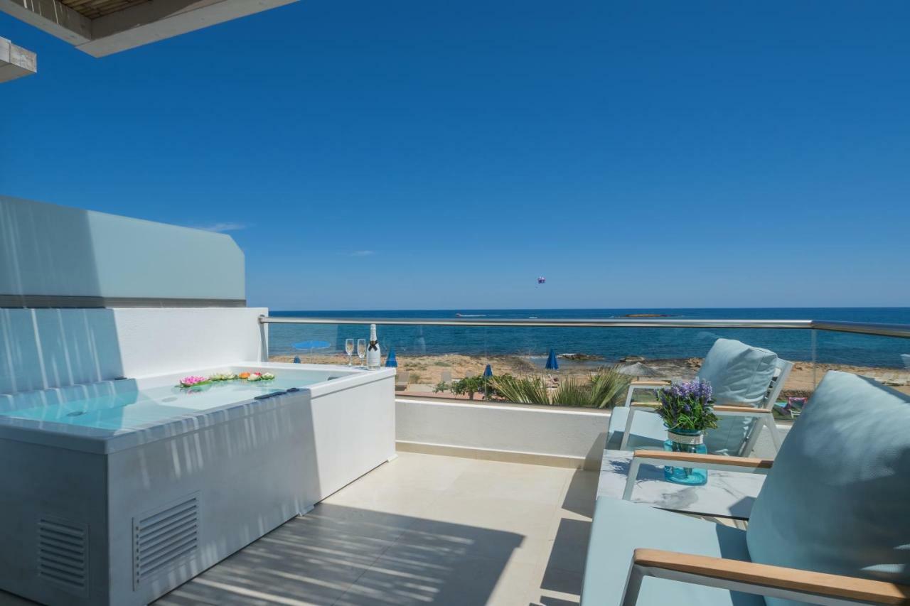One-Bedroom Apartment Panoramic Sea View & Hot Tub