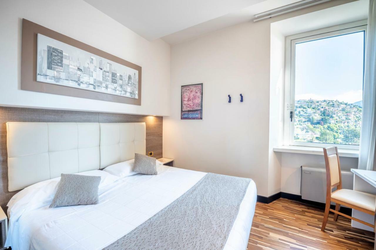 Doppelzimmer mit seitlichem Seeblick