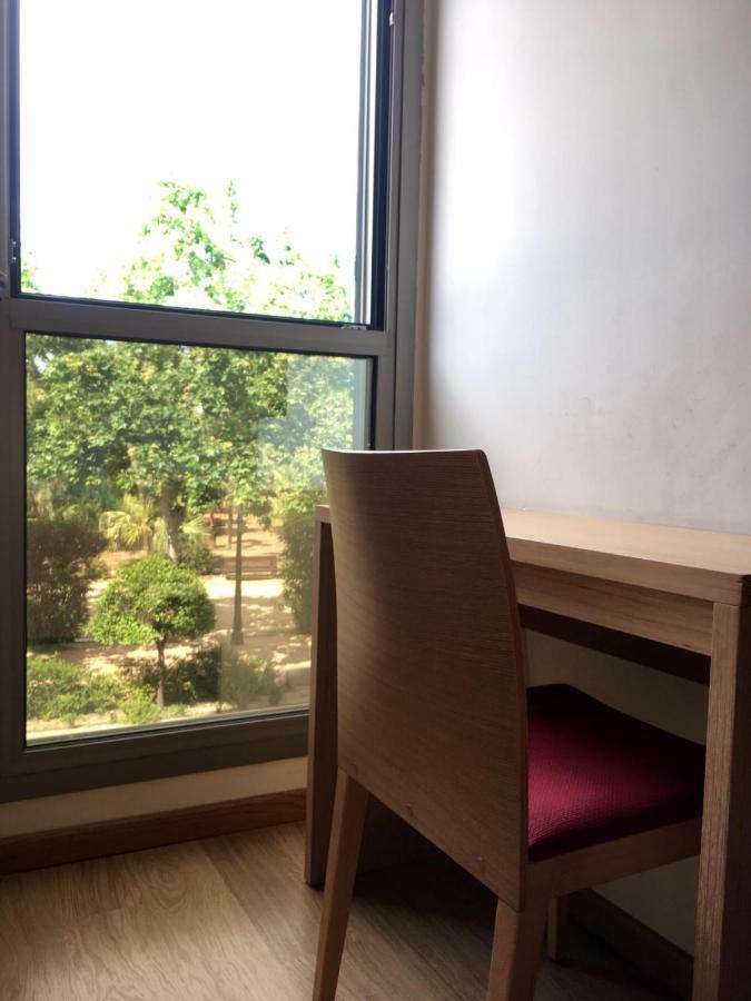 Quarto Executivo com Cama de Casal ou 2 de Solteiro e Vista da Paisagem