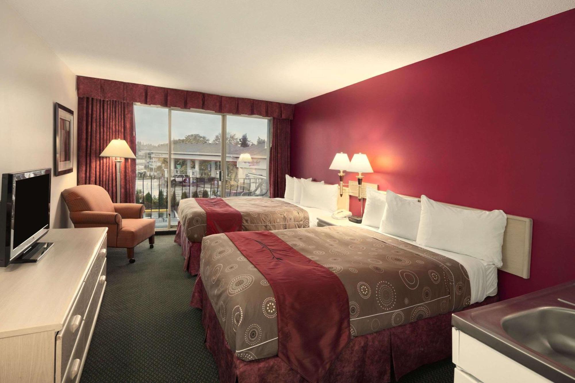 Queen Room Two Queen Beds Non-Smoking
