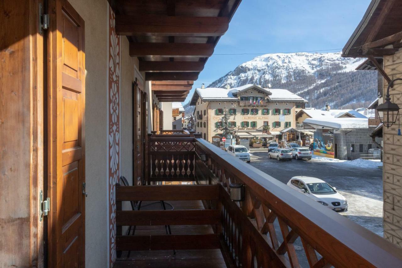 Standard Double or Twin Room Balcony
