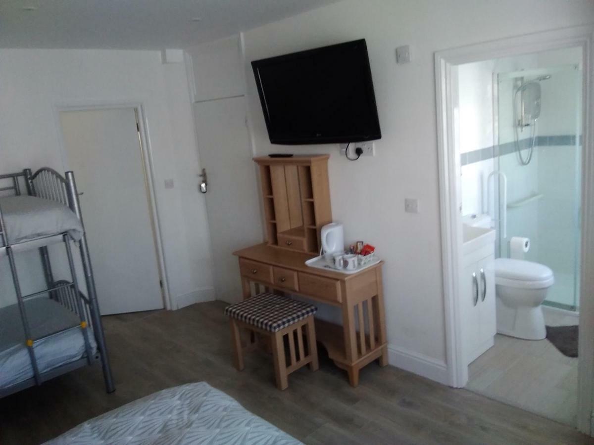 Deluxe Family Room