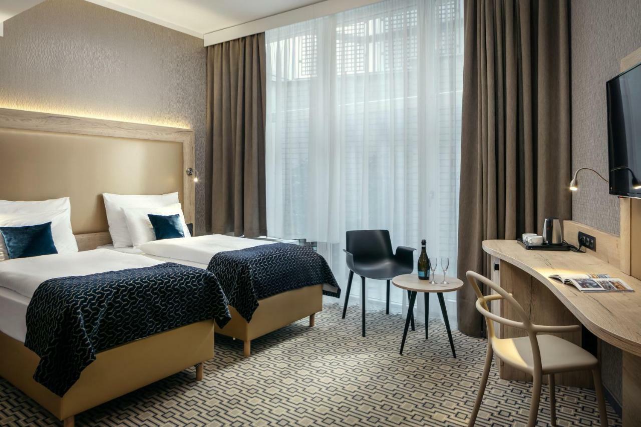 Double or Twin Room,1274843950:JPEG