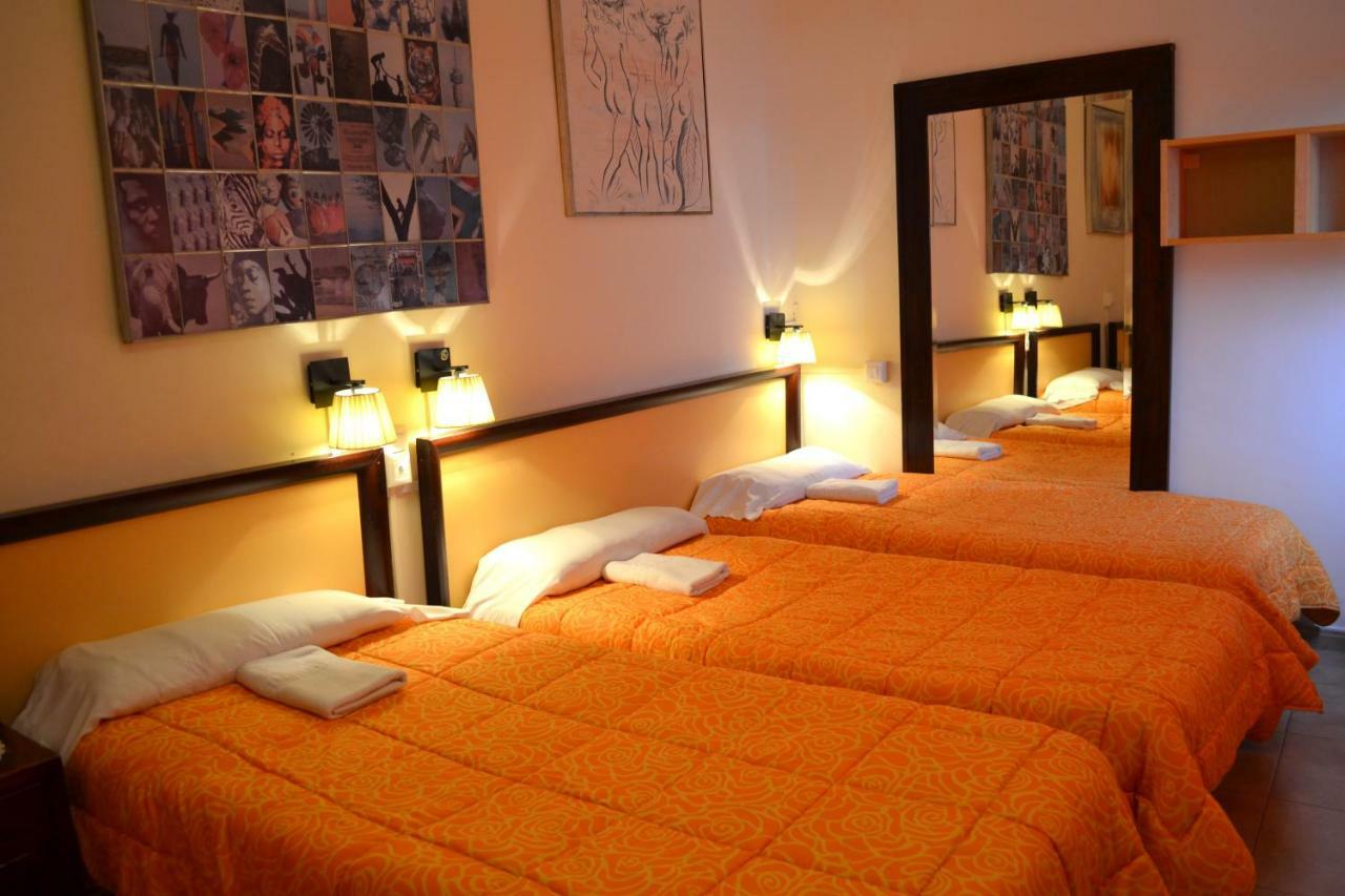 Chambre Double avec Lit d'Appoint et Salle de Bains (3 Adultes)