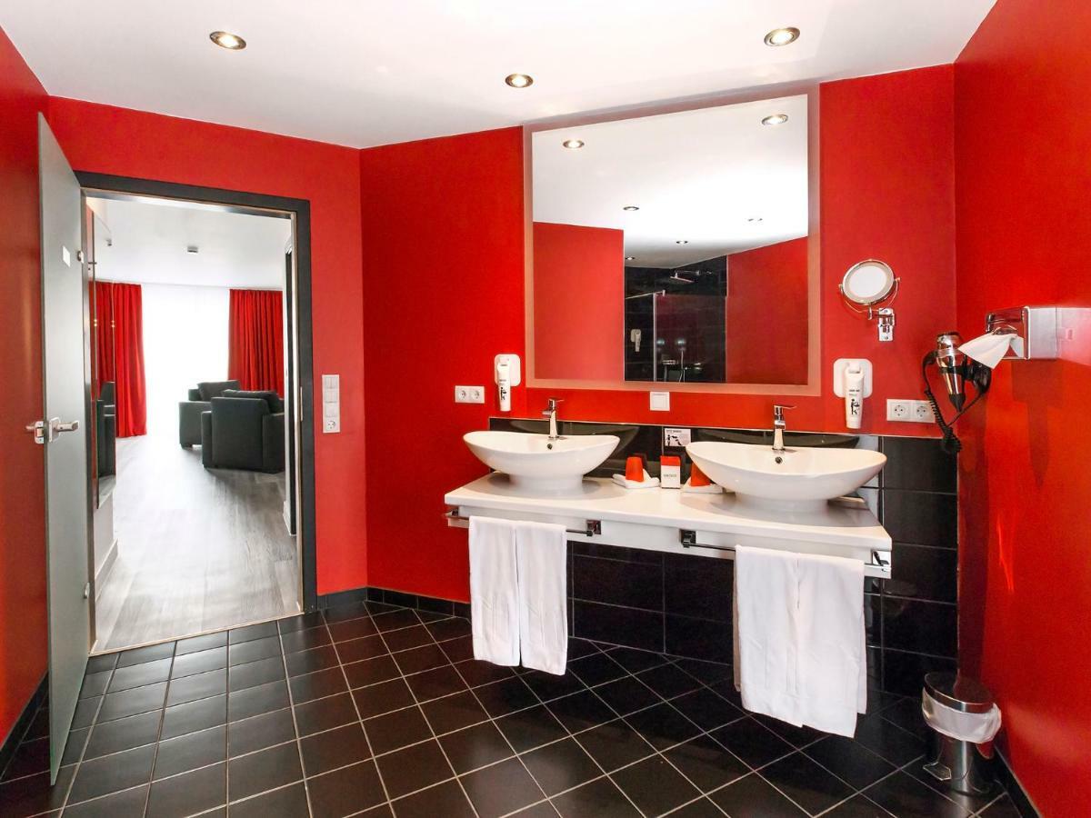 Deluxe King Suite