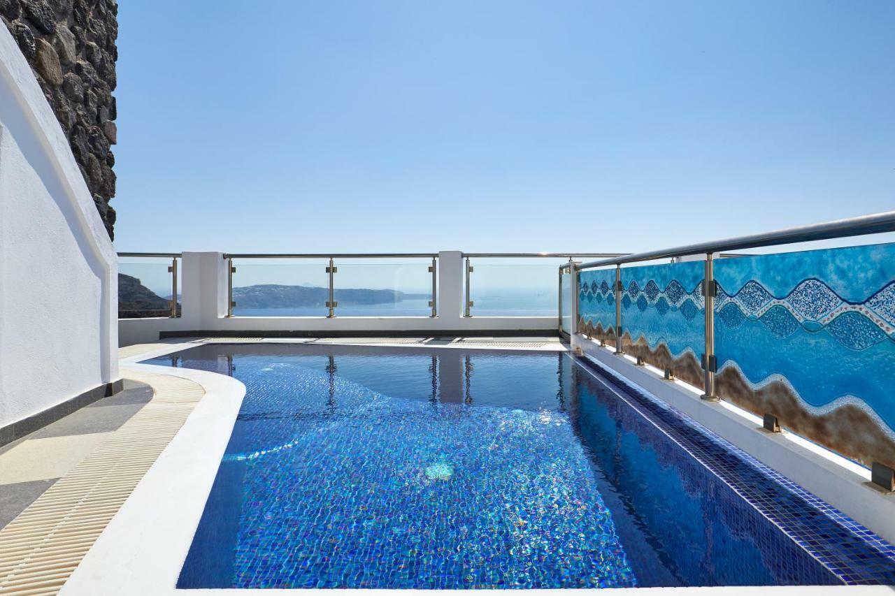 Premium Suite private heated pool caldera view