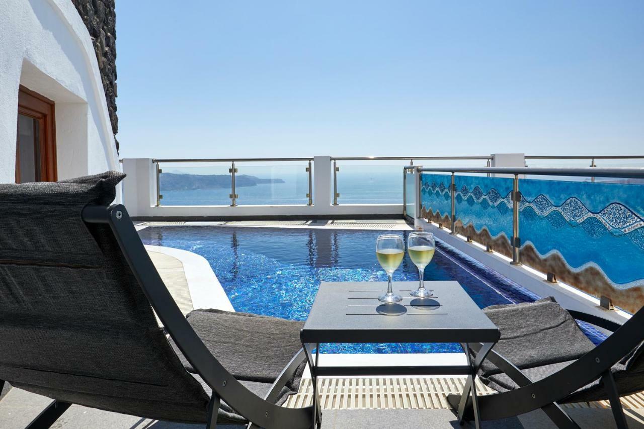 Premium Suite private heated pool caldera view