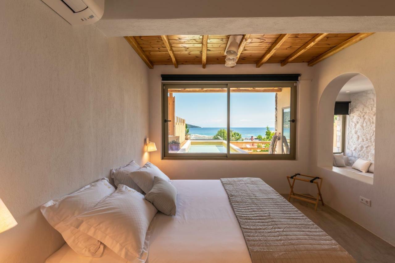 Superior Suite with Sea View and Outdoor Swimming Pool,811306200:JPEG
