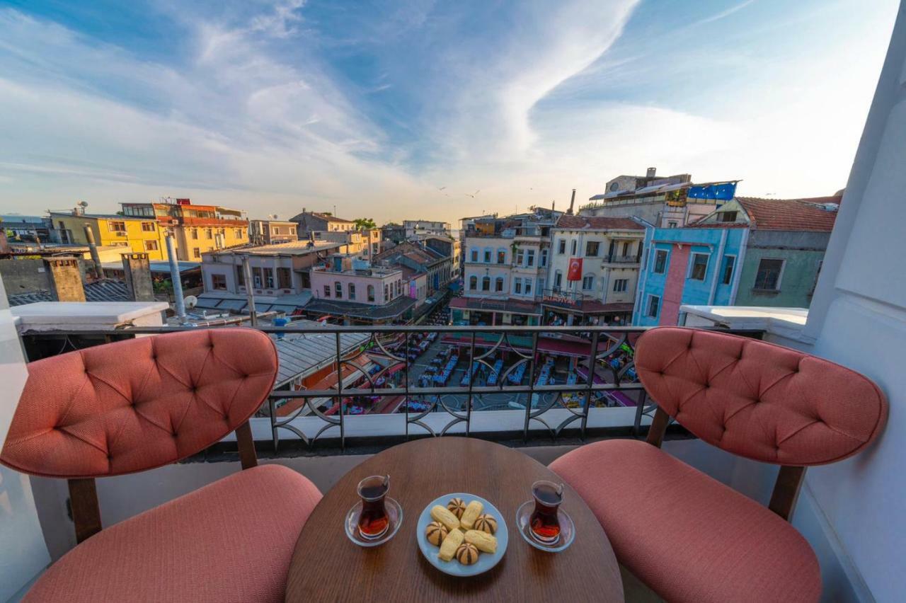 Standard Double or Twin Room Balcony