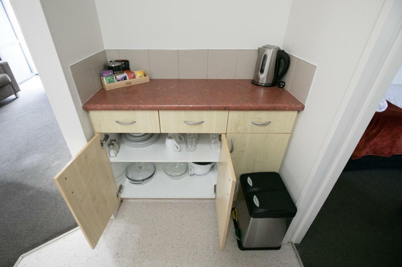 One Bedroom Family Unit (Queen, Bunks and Single)