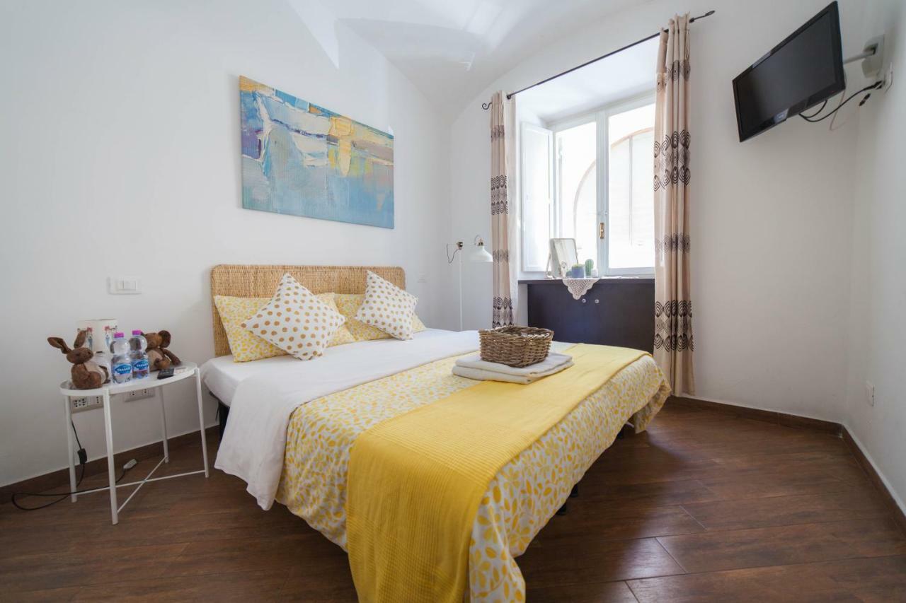 Quarto com Cama de Casal ou 2 de Solteiro
