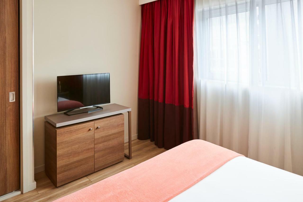 Large Superior One-Bedroom Apartment