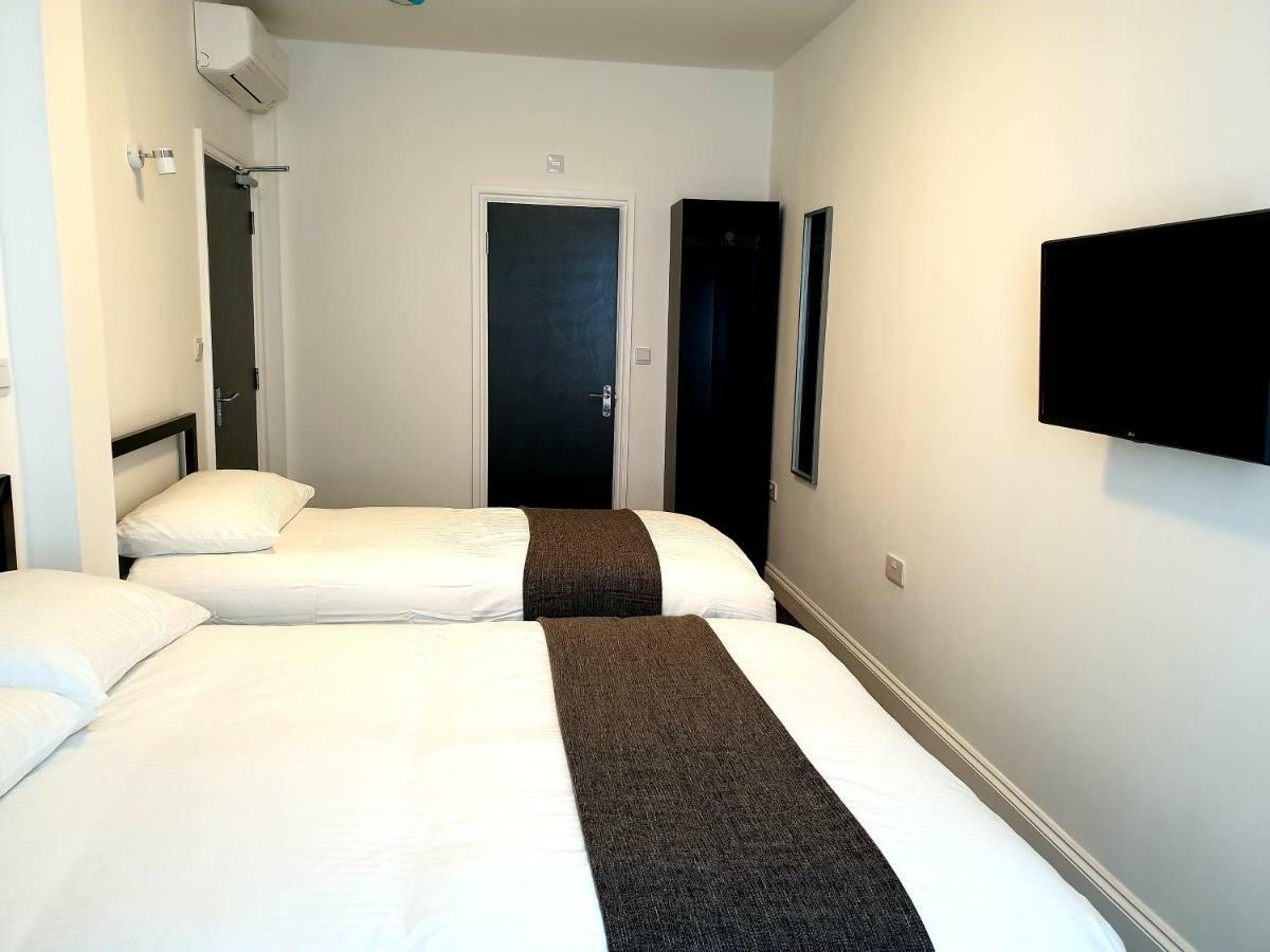Triple Room Private Bathroom