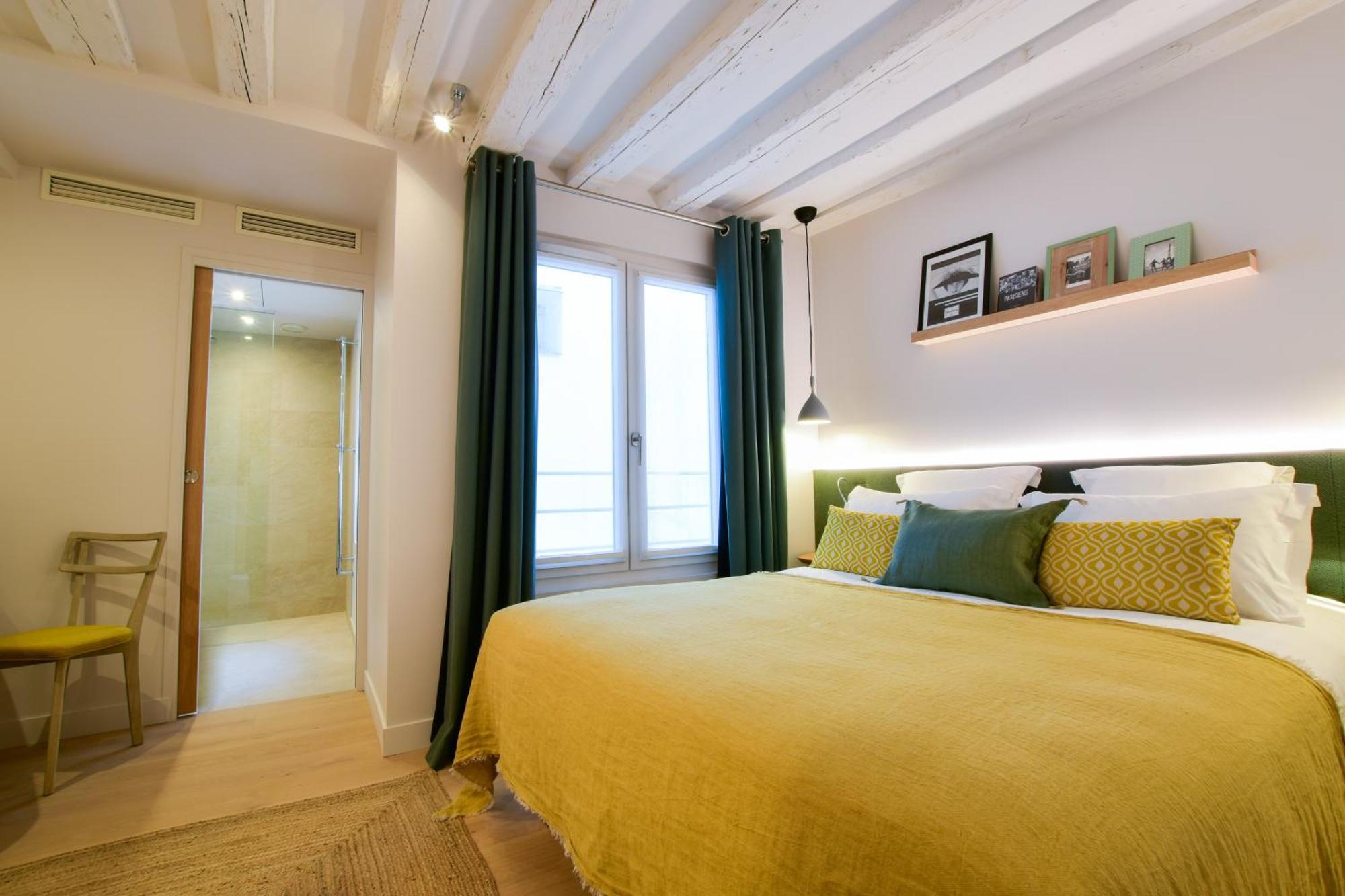 Classic Room Twin Beds