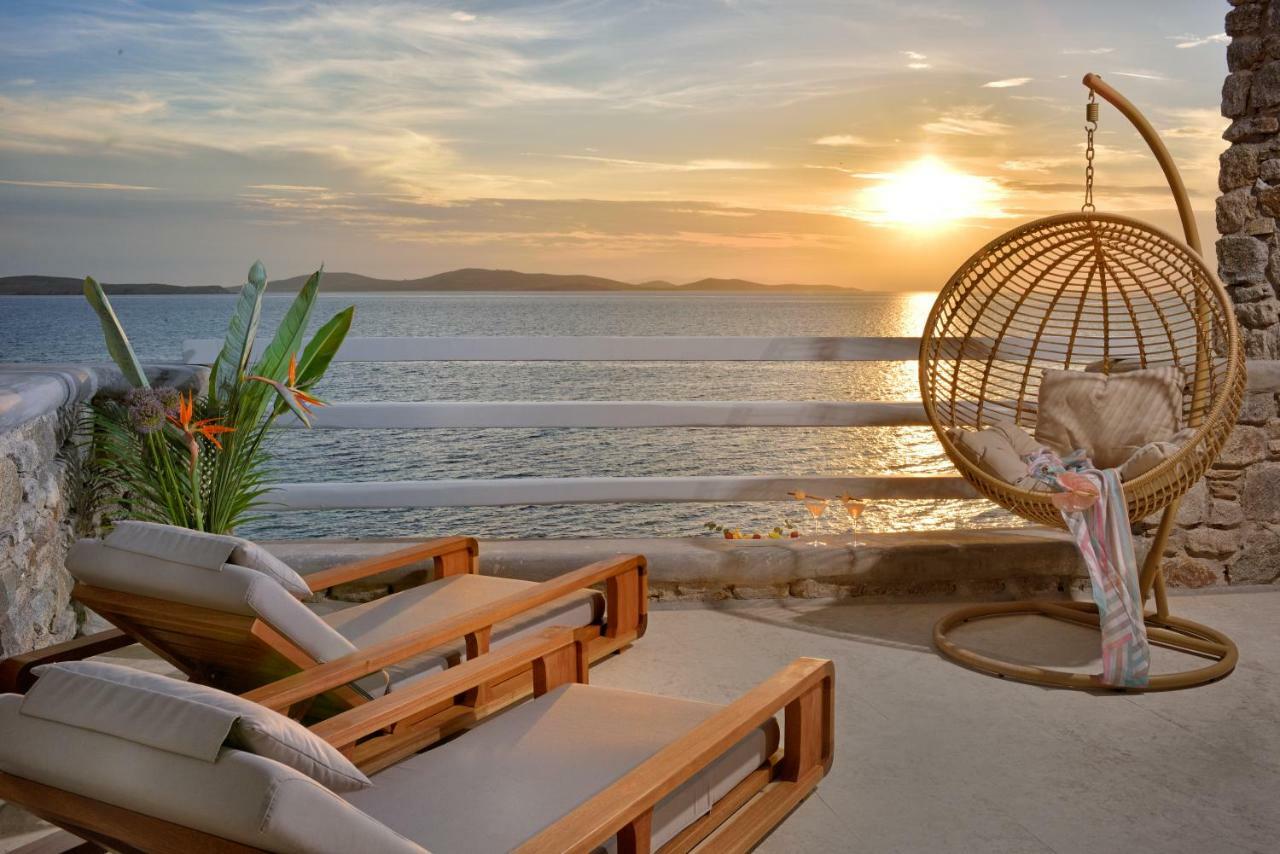 Luxury Beachfront Suite Outdoor Jetted Tub