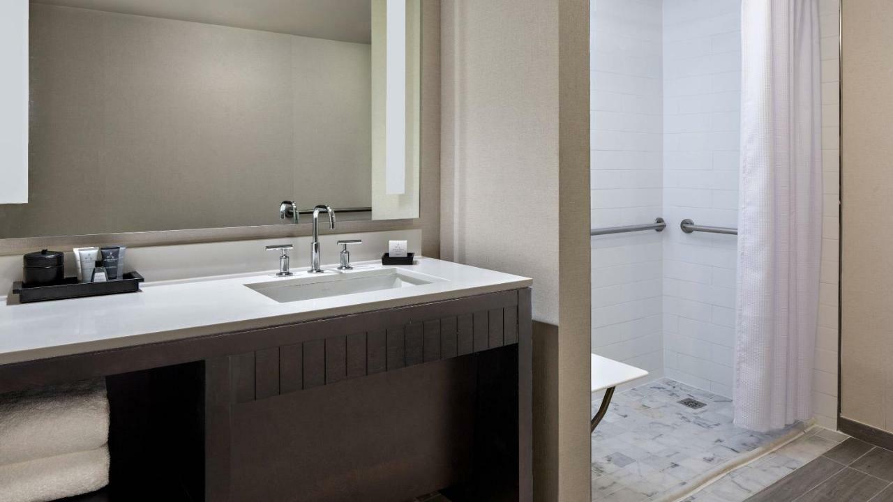 Habitación con cama extragrande