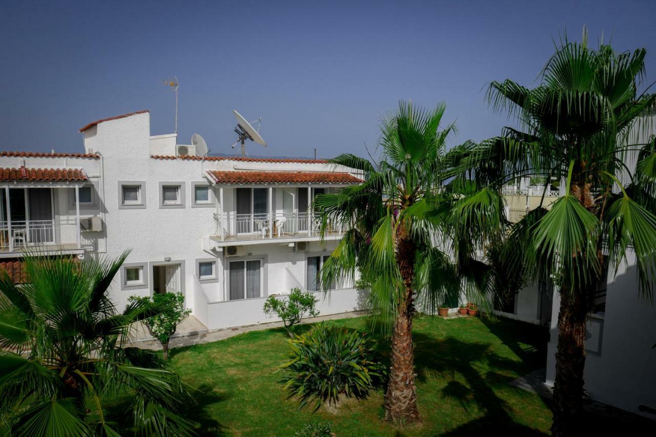 Estudio (2 adultos) con vistas al jardín