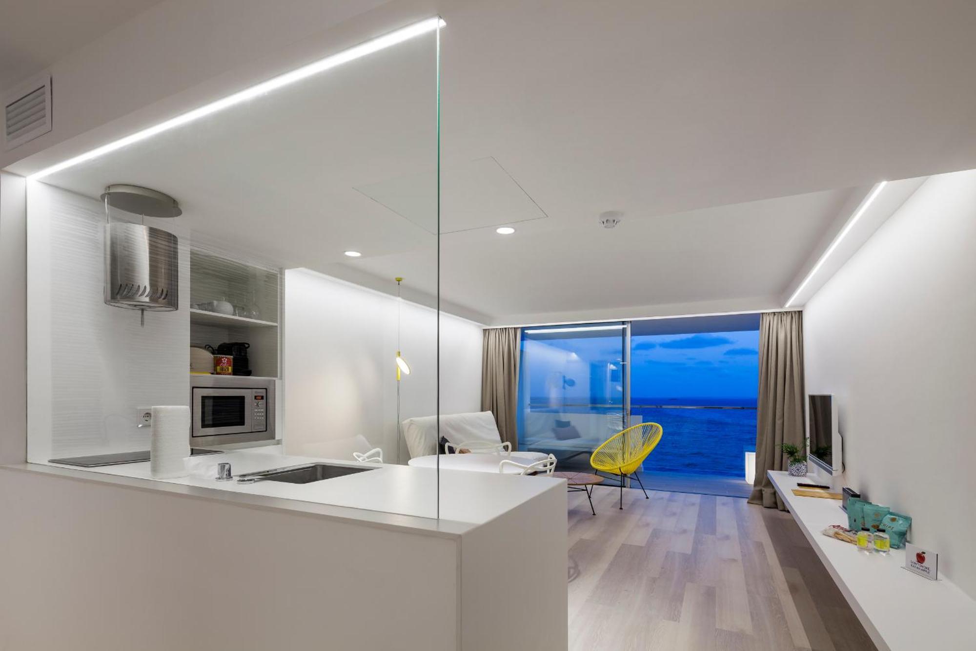 Studio Apartment Sea View Higher Floors